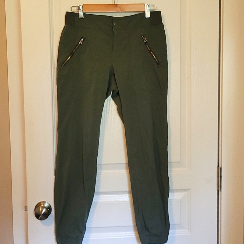 Women's Athleta jogger pant sz 6